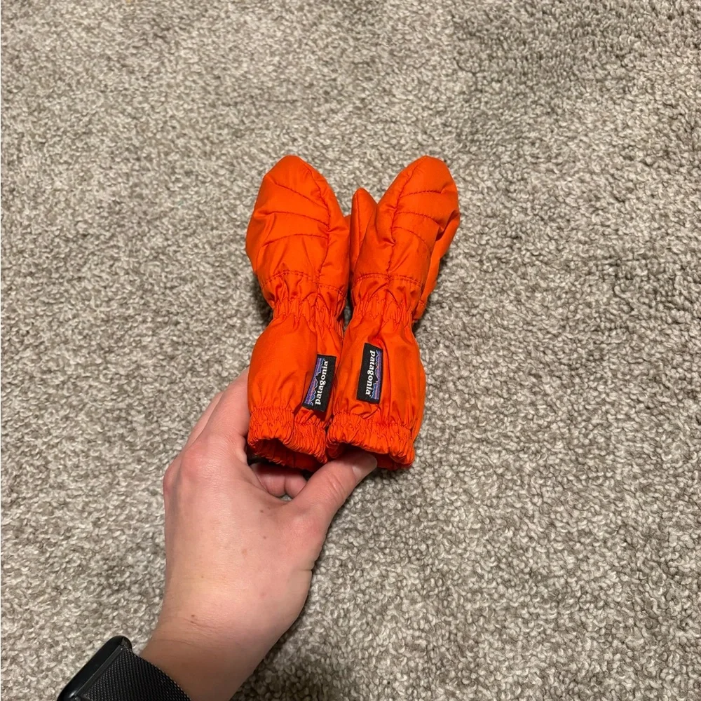 Baby Puff Patagonia Bright Orange Infant (0-3 month) Mittens